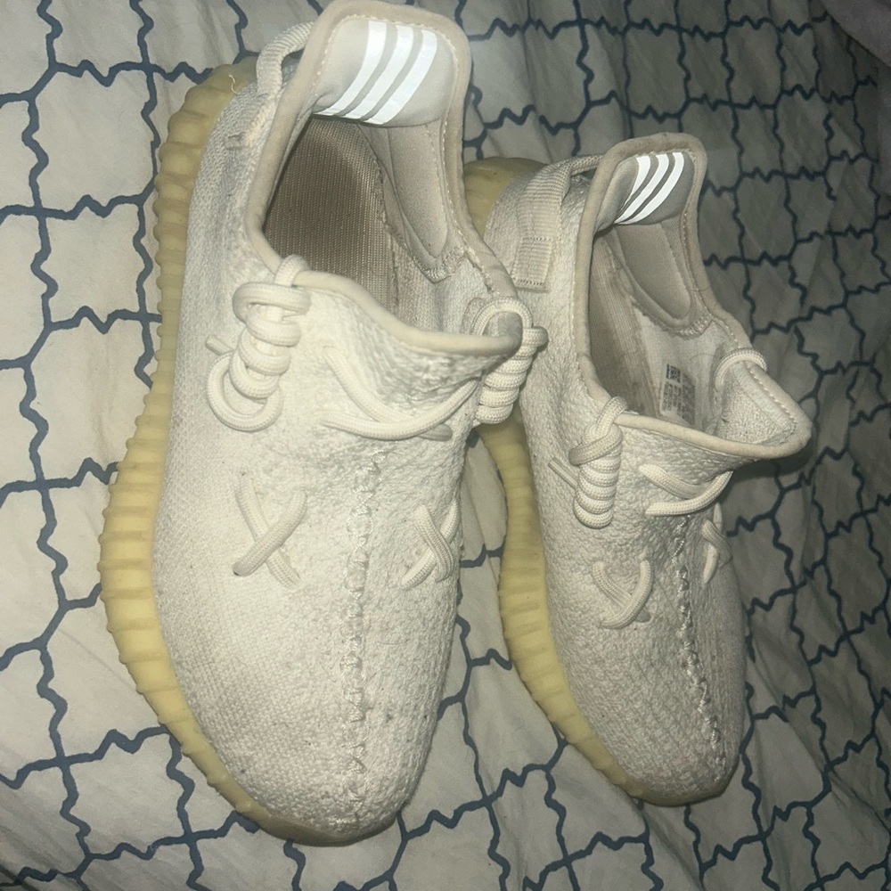 Yeezy 350 boost V2 cream originally 500$ used worn 200$ negotiable